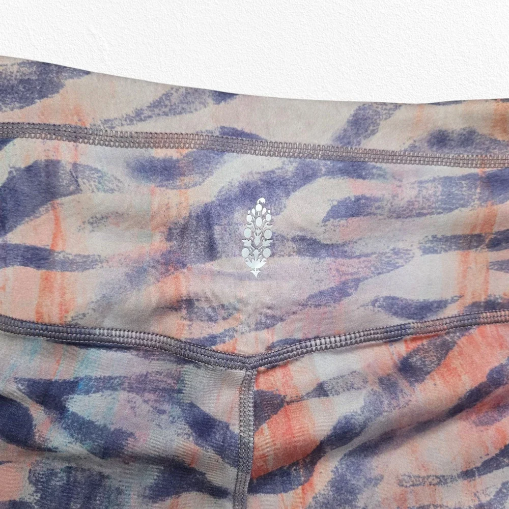 Free People Movement Beat The Heat Tiger Print Reversible Leggings Size Medium